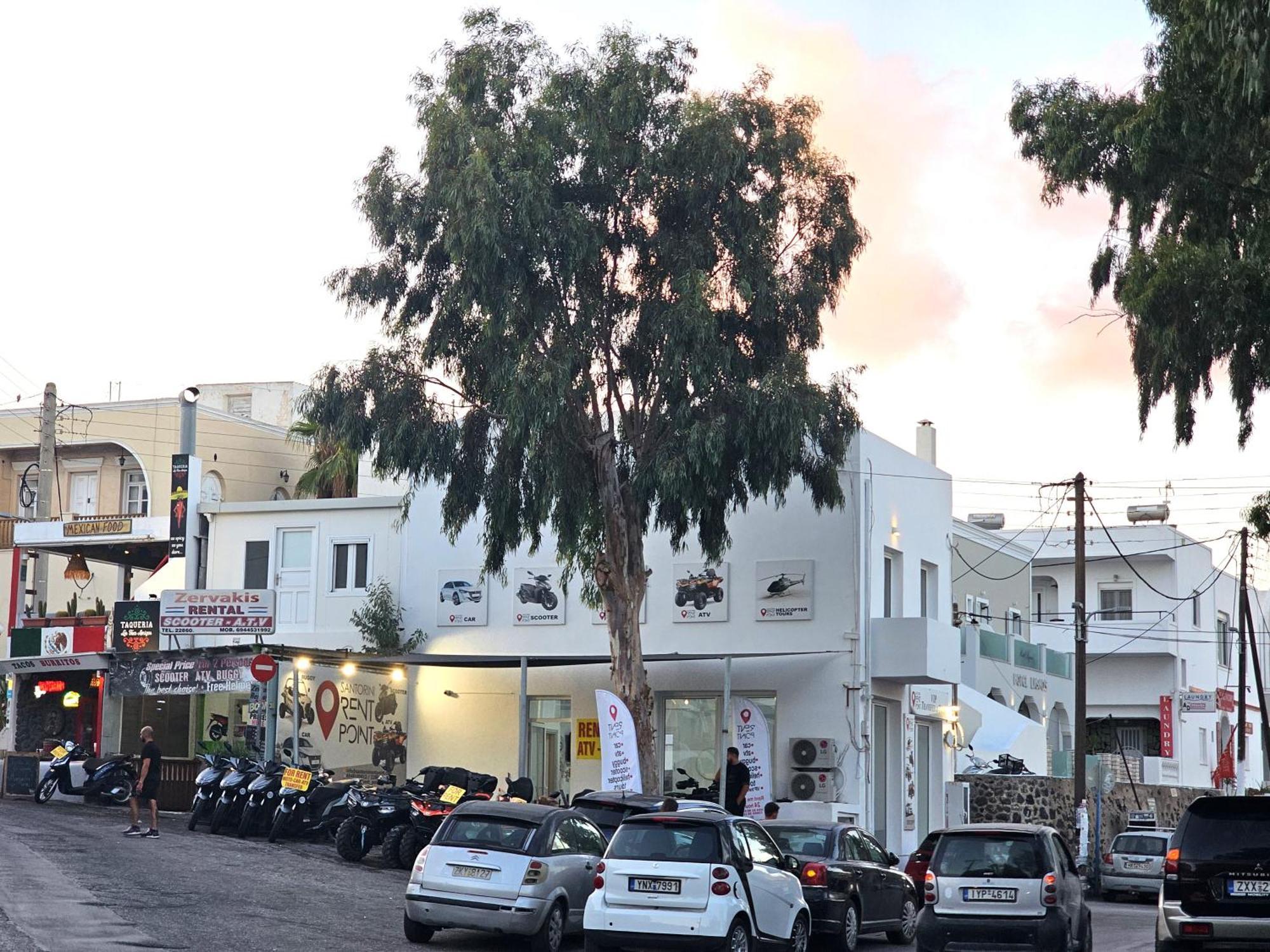 Gem Luxury Fira (Santorini)